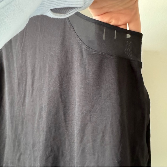 Old Navy Ultralite Go Dry Black Sleeveless Women's Top - Picture 3 of 9